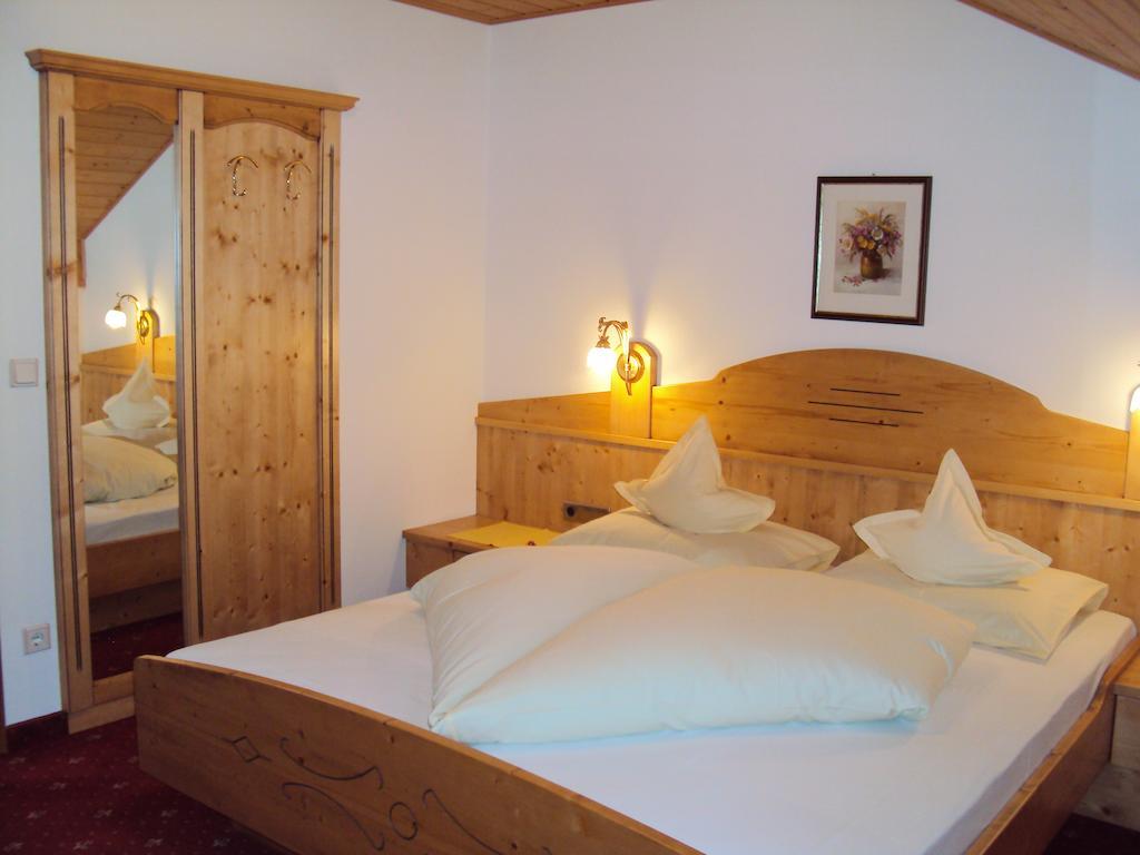 Residence Krone Schenna Rum bild